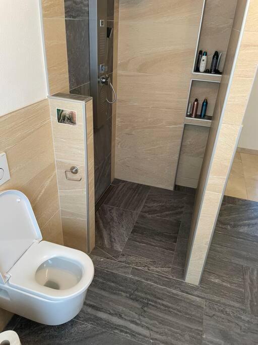 Moderne Wohnung Mit Stil Gross Gerungs Экстерьер фото
